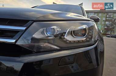 Внедорожник / Кроссовер Volkswagen Touareg 2012 в 