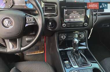 Внедорожник / Кроссовер Volkswagen Touareg 2012 в 
