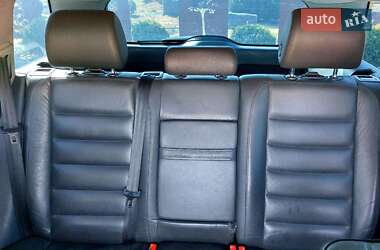 Внедорожник / Кроссовер Volkswagen Touareg 2006 в 