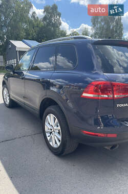 Позашляховик / Кросовер Volkswagen Touareg 2011 в 