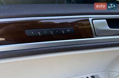 Внедорожник / Кроссовер Volkswagen Touareg 2016 в 