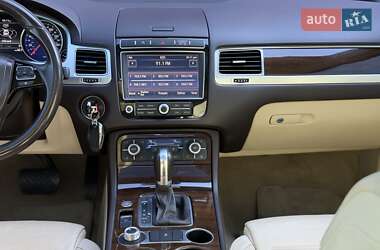 Внедорожник / Кроссовер Volkswagen Touareg 2016 в 