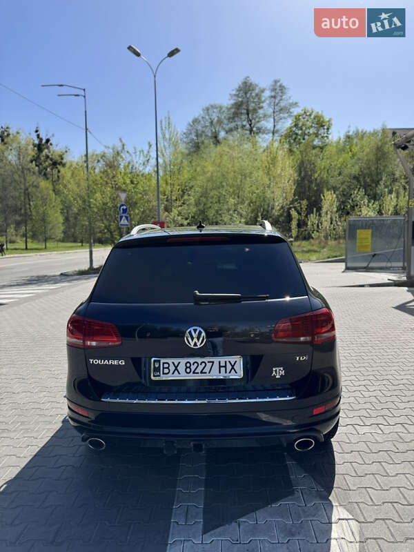 Внедорожник / Кроссовер Volkswagen Touareg 2014 в Киеве