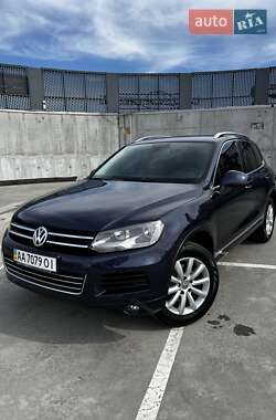 Внедорожник / Кроссовер Volkswagen Touareg 2012 в 