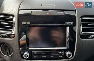 Внедорожник / Кроссовер Volkswagen Touareg 2012 в 