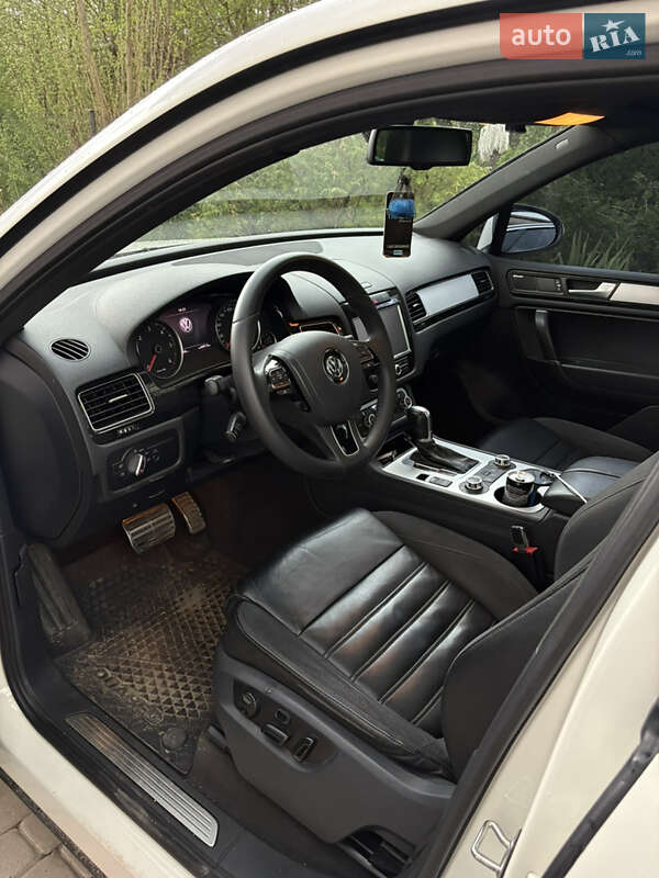 Позашляховик / Кросовер Volkswagen Touareg 2011 в Львові