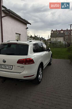 Внедорожник / Кроссовер Volkswagen Touareg 2011 в 