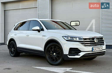 Позашляховик / Кросовер Volkswagen Touareg 2019 в 