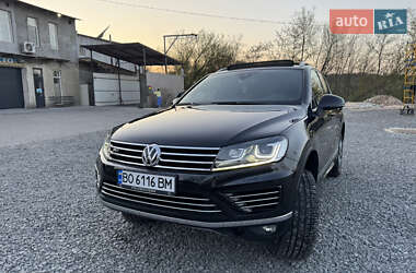 Внедорожник / Кроссовер Volkswagen Touareg 2015 в 