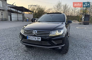 Внедорожник / Кроссовер Volkswagen Touareg 2015 в 