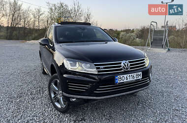 Внедорожник / Кроссовер Volkswagen Touareg 2015 в 