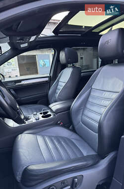 Внедорожник / Кроссовер Volkswagen Touareg 2015 в 