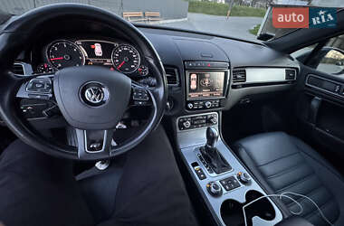 Внедорожник / Кроссовер Volkswagen Touareg 2015 в 