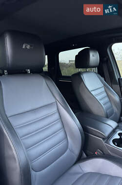Внедорожник / Кроссовер Volkswagen Touareg 2015 в 