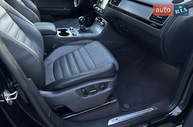 Внедорожник / Кроссовер Volkswagen Touareg 2015 в 