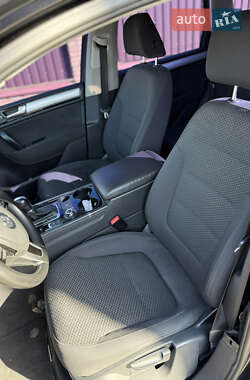 Позашляховик / Кросовер Volkswagen Touareg 2012 в 