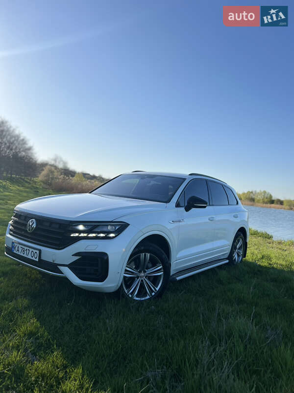 Позашляховик / Кросовер Volkswagen Touareg 2019 в Первомайську