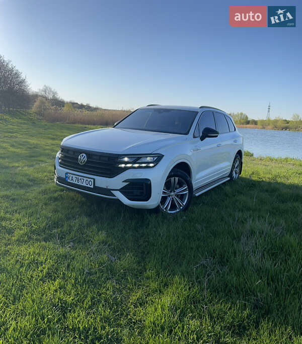 Позашляховик / Кросовер Volkswagen Touareg 2019 в Первомайську