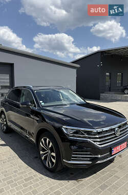 Внедорожник / Кроссовер Volkswagen Touareg 2019 в 
