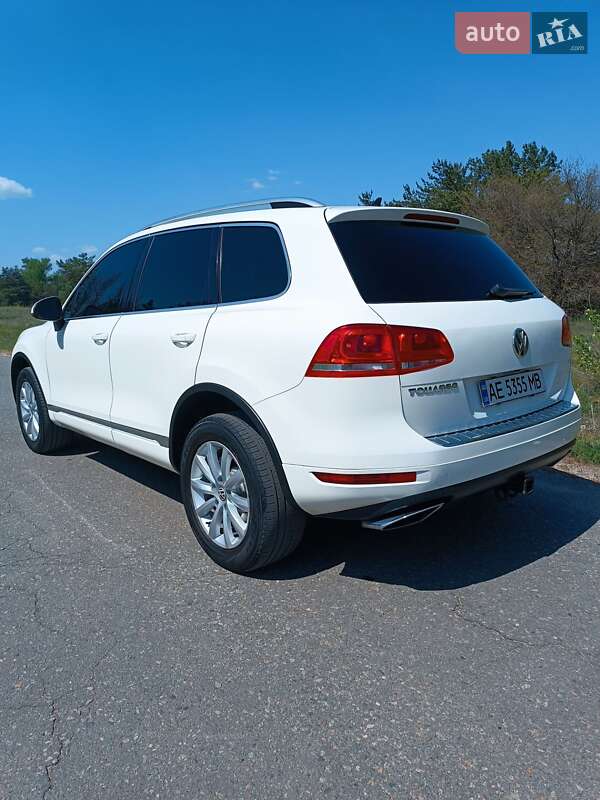 Внедорожник / Кроссовер Volkswagen Touareg 2011 в Днепре