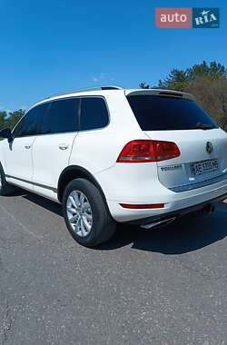 Внедорожник / Кроссовер Volkswagen Touareg 2011 в 