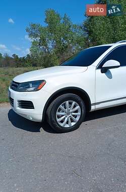 Внедорожник / Кроссовер Volkswagen Touareg 2011 в 