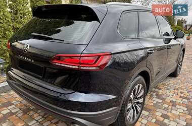 Позашляховик / Кросовер Volkswagen Touareg 2021 в 