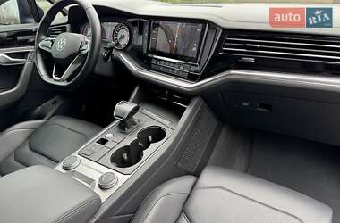 Позашляховик / Кросовер Volkswagen Touareg 2021 в 