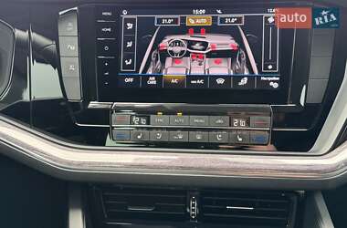 Позашляховик / Кросовер Volkswagen Touareg 2021 в 