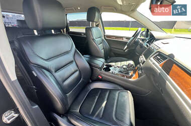 Позашляховик / Кросовер Volkswagen Touareg 2016 в 