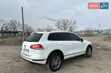 Внедорожник / Кроссовер Volkswagen Touareg 2015 в 