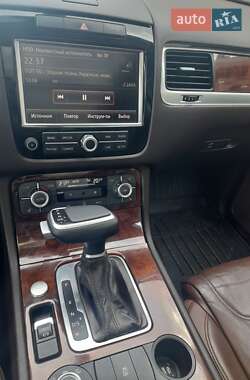 Внедорожник / Кроссовер Volkswagen Touareg 2014 в 