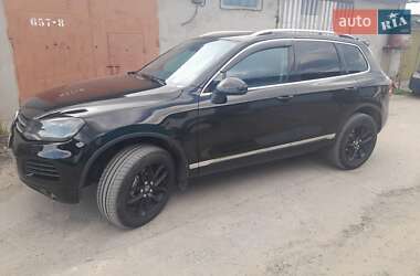 Внедорожник / Кроссовер Volkswagen Touareg 2014 в 
