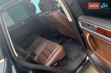 Внедорожник / Кроссовер Volkswagen Touareg 2014 в 