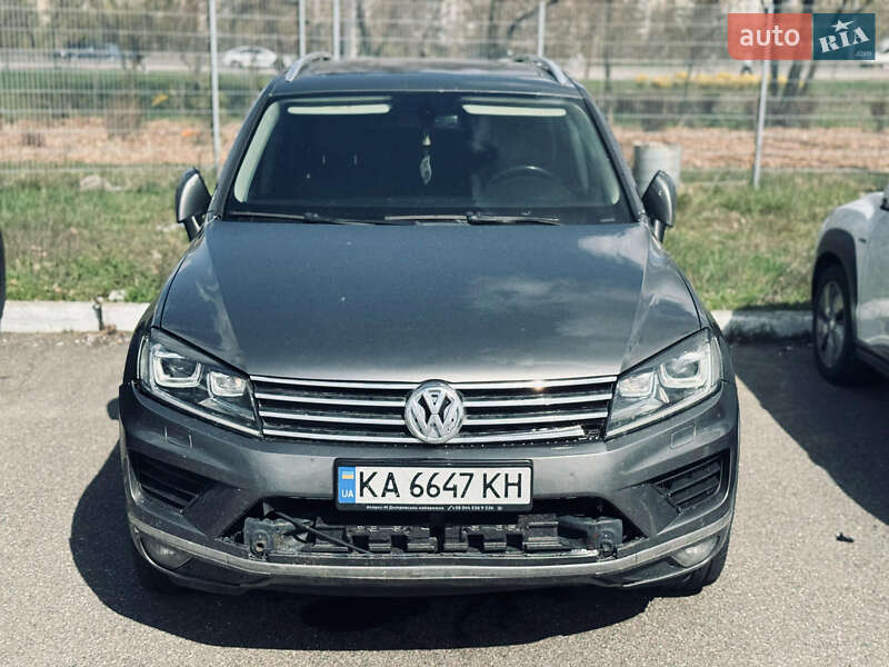 Внедорожник / Кроссовер Volkswagen Touareg 2016 в 