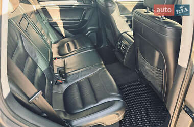 Внедорожник / Кроссовер Volkswagen Touareg 2016 в 