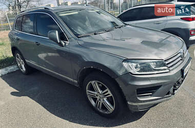 Внедорожник / Кроссовер Volkswagen Touareg 2016 в 