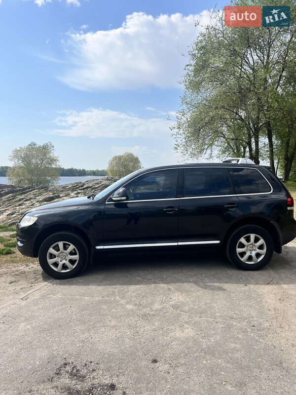 Позашляховик / Кросовер Volkswagen Touareg 2010 в Кременчуці