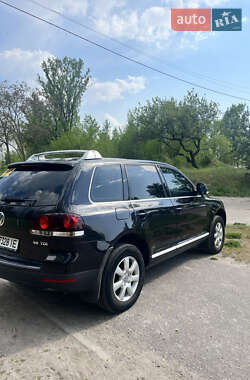 Внедорожник / Кроссовер Volkswagen Touareg 2010 в 