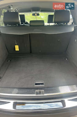 Внедорожник / Кроссовер Volkswagen Touareg 2010 в 