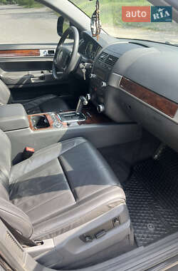 Внедорожник / Кроссовер Volkswagen Touareg 2010 в 