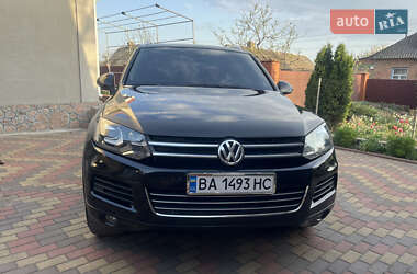 Внедорожник / Кроссовер Volkswagen Touareg 2012 в 