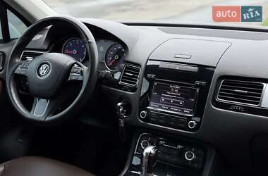 Позашляховик / Кросовер Volkswagen Touareg 2013 в 
