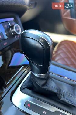 Позашляховик / Кросовер Volkswagen Touareg 2014 в 
