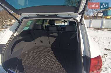 Позашляховик / Кросовер Volkswagen Touareg 2014 в 