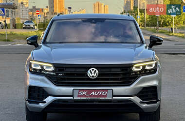 Позашляховик / Кросовер Volkswagen Touareg 2018 в 