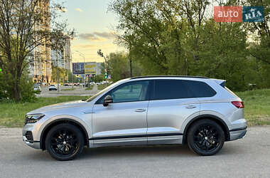 Позашляховик / Кросовер Volkswagen Touareg 2018 в 