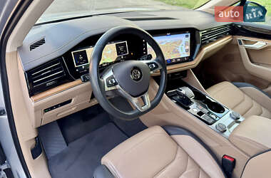 Позашляховик / Кросовер Volkswagen Touareg 2018 в 
