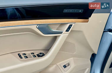 Позашляховик / Кросовер Volkswagen Touareg 2018 в 