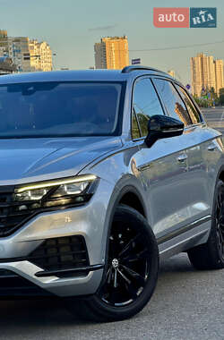 Позашляховик / Кросовер Volkswagen Touareg 2018 в 
